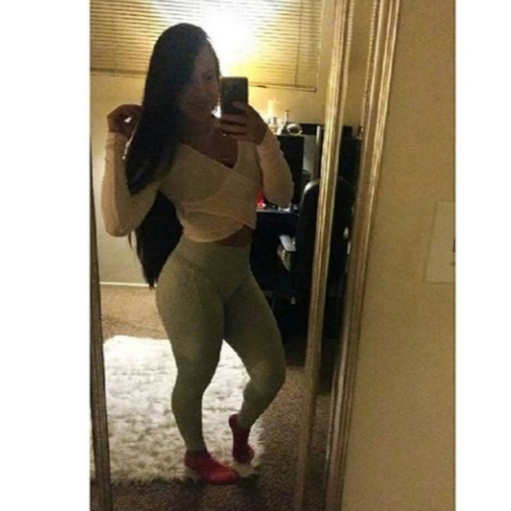 Meet your Posher, Adriana